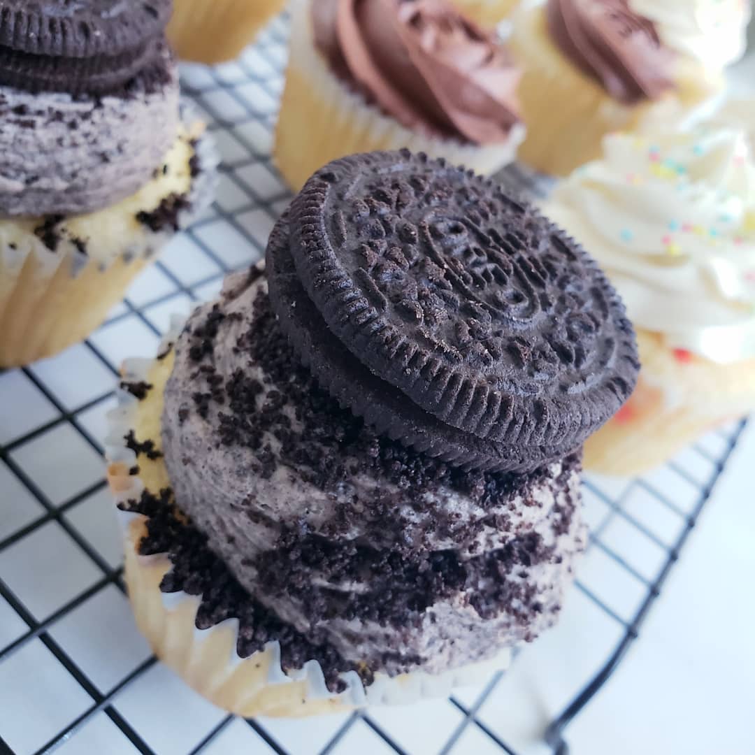 6 Count Cupcake Box - Elegant Impressions Bakery