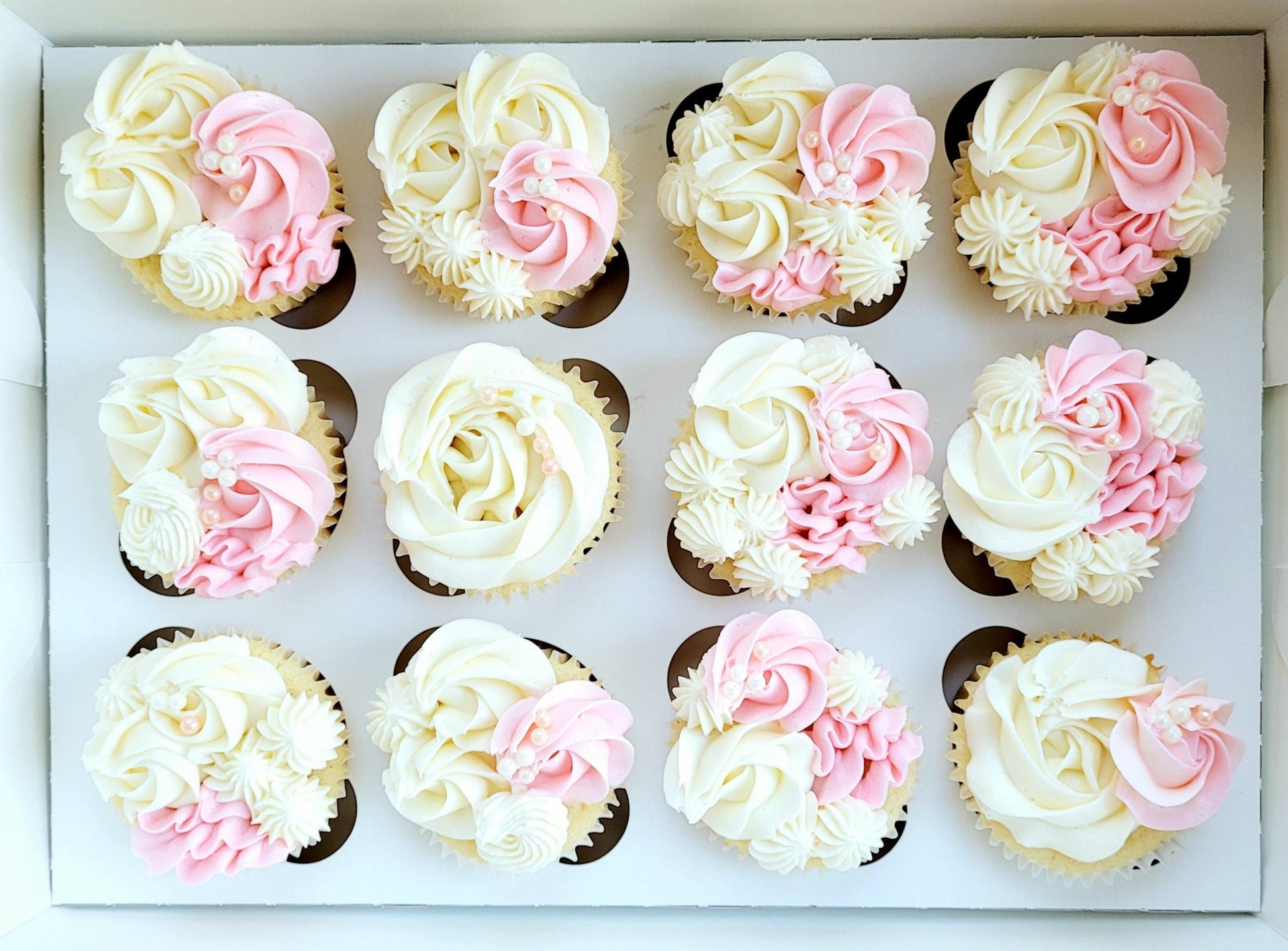 Wilton Celebration - Confezione da 12 cupcake Wilton Celebration - Confezione da 12 cupcake